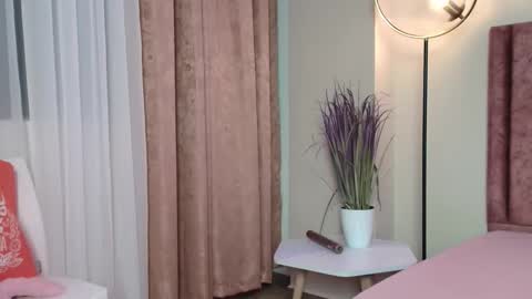 Jupiter Fox online show from October 2025 05:01:01 PM