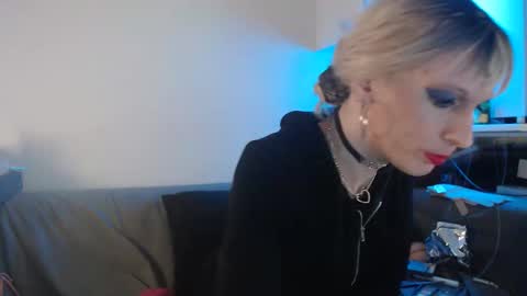 jussijustmust online show from February 2026 07:51:02 PM