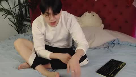 just_gay_ online show from February 2025 02:00:02 PM