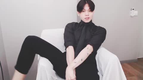 just_gay_ online show from February 2025 04:57:01 PM