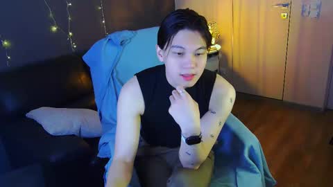 just_gay_ online show from February 2025 09:48:01 PM