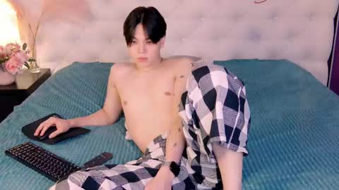 just_gay_ online show from March 2025 01:18:01 PM