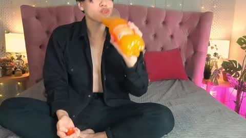 just_gay_ online show from March 2025 04:33:02 PM