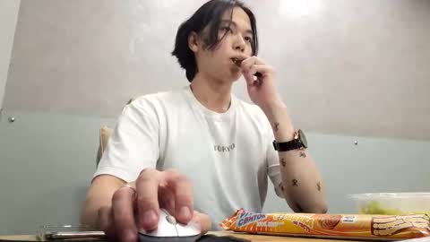 just_gay_ online show from October 2025 10:19:01 PM