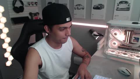 Snapshot of justagamerxxx chatting on November 2025 05:22:01 PM Rhys online show from November 2025 05:22:01 PM