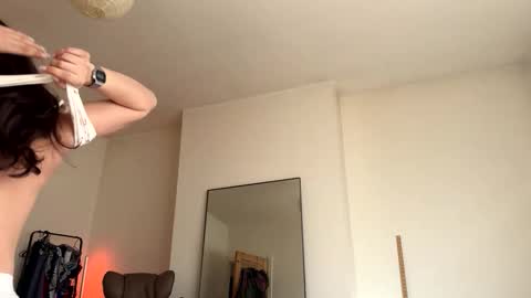 Billie  B  William online show from April 2026 08:32:01 AM