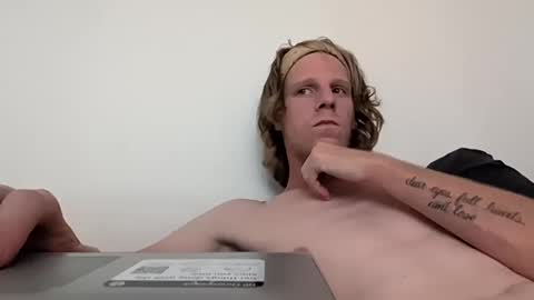 Snapshot of justhavingfun111 chatting on October 2025 12:44:02 AM justhavingfun111 online show from October 2025 12:44:02 AM