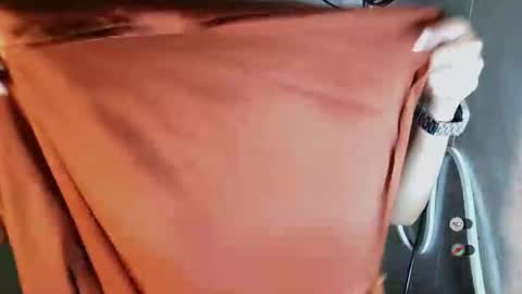 justhewayouare21 online show from May 2026 02:45:01 PM