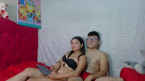 JUSTIN Y JAZMIN online show from April 2026 01:17:01 AM