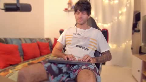 Snapshot of justin_stark1 chatting on December 2025 09:20:01 PM Diego online show from December 2025 09:20:01 PM