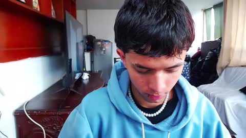 Justine online show from September 2025 05:51:02 PM