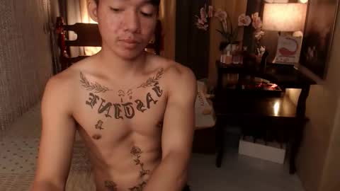 Snapshot of justine_hunk chatting on May 2026 04:31:01 AM justine_hunk online show from May 2026 04:31:01 AM