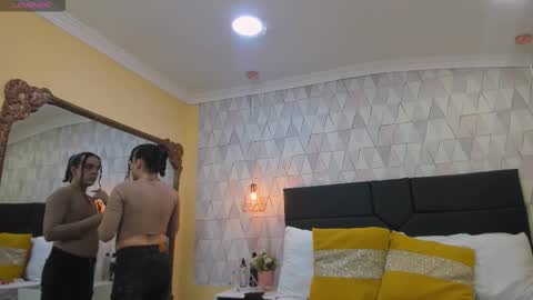 Justine online show from October 2025 03:07:02 AM