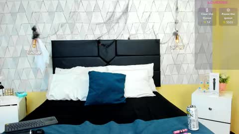 Justine online show from November 2025 03:29:01 AM