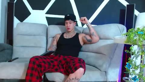 justinfuller_31 online show from November 2025 09:47:01 PM