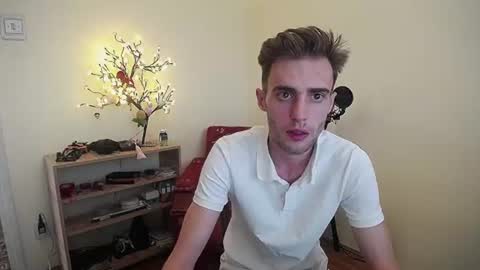Snapshot of justinnordick chatting on July 2026 12:51:01 PM Hologram Guy online show from July 2026 12:51:01 PM