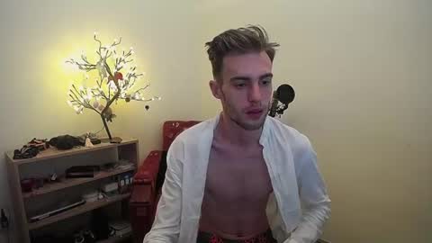 Snapshot of justinnordick chatting on July 2026 06:20:02 AM Hologram Guy online show from July 2026 06:20:02 AM