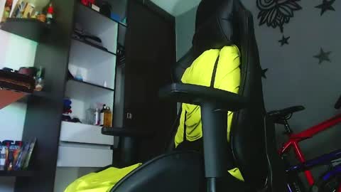 Justinsc online show from May 2026 06:57:01 PM