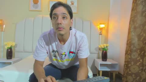 Snapshot of justinschneider chatting on April 2026 07:33:02 PM justinschneider online show from April 2026 07:33:02 PM