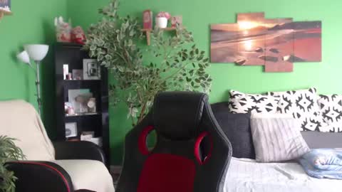 Justme online show from May 2026 07:16:02 AM