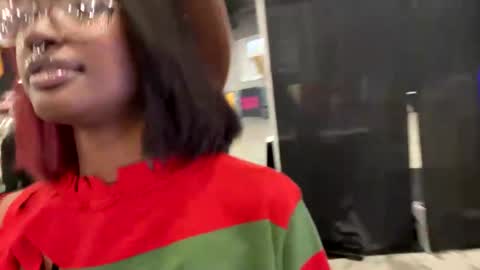 Snapshot of k1m08 chatting on October 2025 08:48:02 PM Aki Kim online show from October 2025 08:48:02 PM