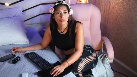 kaarol_sm online show from May 2026 03:11:02 AM