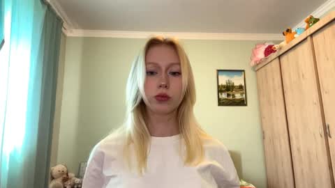 Mia 1st day here online show from June 2026 12:05:02 PM