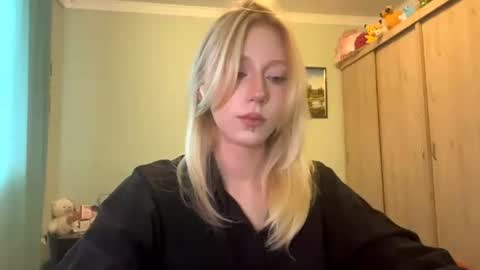 Mia 1st day here online show from June 2026 02:28:01 PM