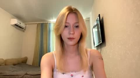Mia 1st day here online show from July 2026 12:18:02 PM