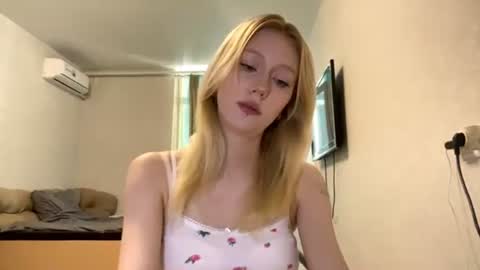 Mia 1st day here online show from July 2026 11:50:02 AM