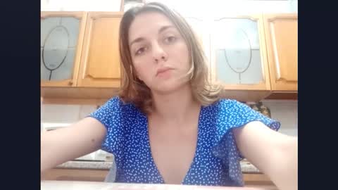 Snapshot of kacilangowski chatting on September 2025 03:00:02 PM Nika online show from September 2025 03:00:02 PM