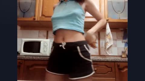 Snapshot of kacilangowski chatting on October 2025 03:44:01 PM Nika online show from October 2025 03:44:01 PM