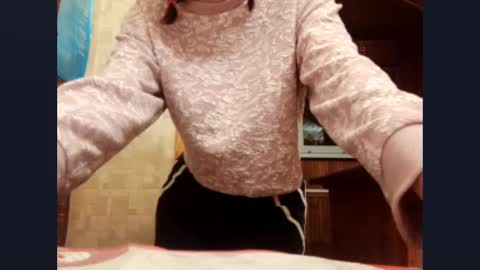 Snapshot of kacilangowski chatting on October 2025 03:13:02 PM Nika online show from October 2025 03:13:02 PM