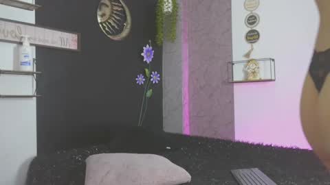 Snapshot of kadybrown chatting on September 2025 02:21:01 PM kadybrowm online show from September 2025 02:21:01 PM