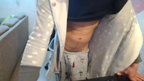 kael_art_d online show from December 2024 04:45:01 AM