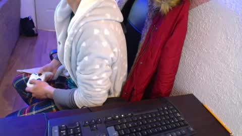 kael_art_d online show from December 2024 06:05:01 PM