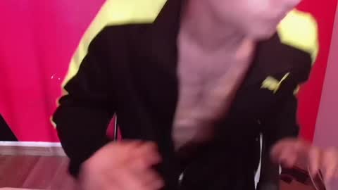 kael_art_d online show from September 2025 10:47:01 PM