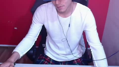 kael_art_d online show from October 2025 12:32:02 AM