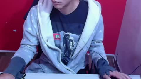 kael_art_d online show from October 2025 03:52:01 PM