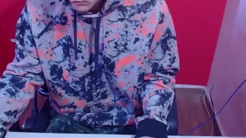 kael_art_d online show from November 2025 01:23:02 PM