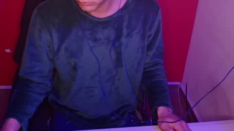 kael_art_d online show from November 2025 02:21:01 AM