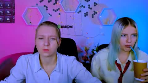 kaela_spell_ online show from November 2025 08:31:01 PM