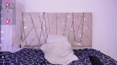 Snapshot of kaelaa18 chatting on December 2024 01:43:02 PM Kaela online show from December 2024 01:43:02 PM