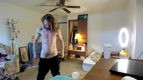 Kaiku77 online show from April 2026 06:43:01 PM