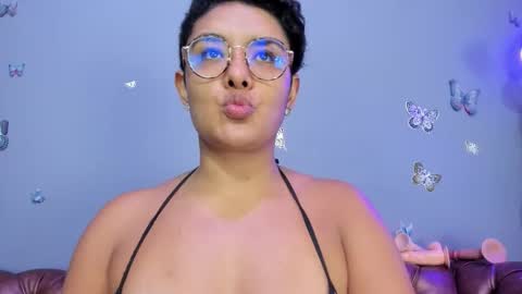 kaira_mosse_ online show from October 2025 12:33:01 PM