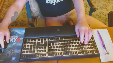 Snapshot of kaiuty chatting on December 2024 07:03:02 PM Leon online show from December 2024 07:03:02 PM