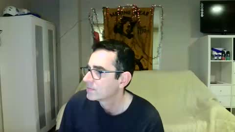 Snapshot of kalem48 chatting on December 2024 01:32:02 AM MusicMen49 online show from December 2024 01:32:02 AM