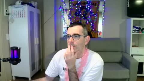 Snapshot of kalem48 chatting on January 2025 09:43:02 AM MusicMen49 online show from January 2025 09:43:02 AM