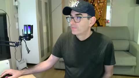 Snapshot of kalem48 chatting on January 2025 09:56:01 AM MusicMen49 online show from January 2025 09:56:01 AM