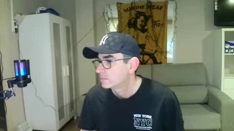 Snapshot of kalem48 chatting on January 2025 07:58:01 AM MusicMen49 online show from January 2025 07:58:01 AM